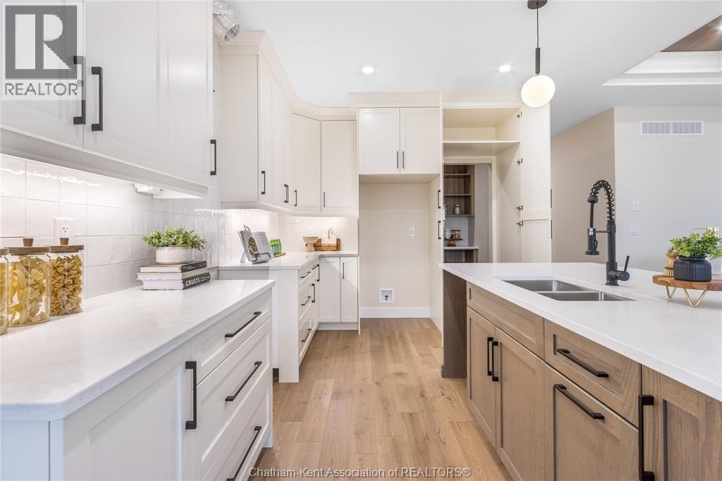 44 BLOOMINGTON WAY Image 20