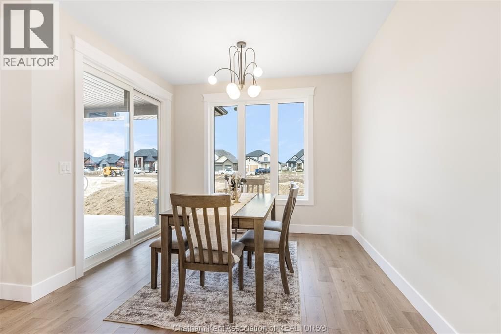 44 BLOOMINGTON WAY Image 24