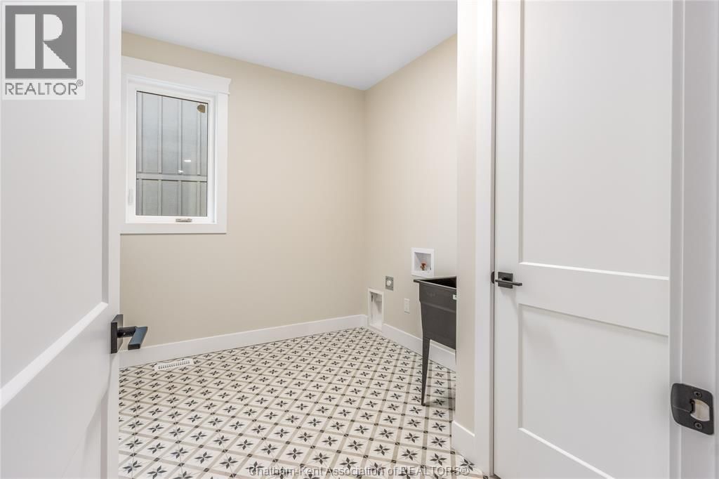 44 BLOOMINGTON WAY Image 38