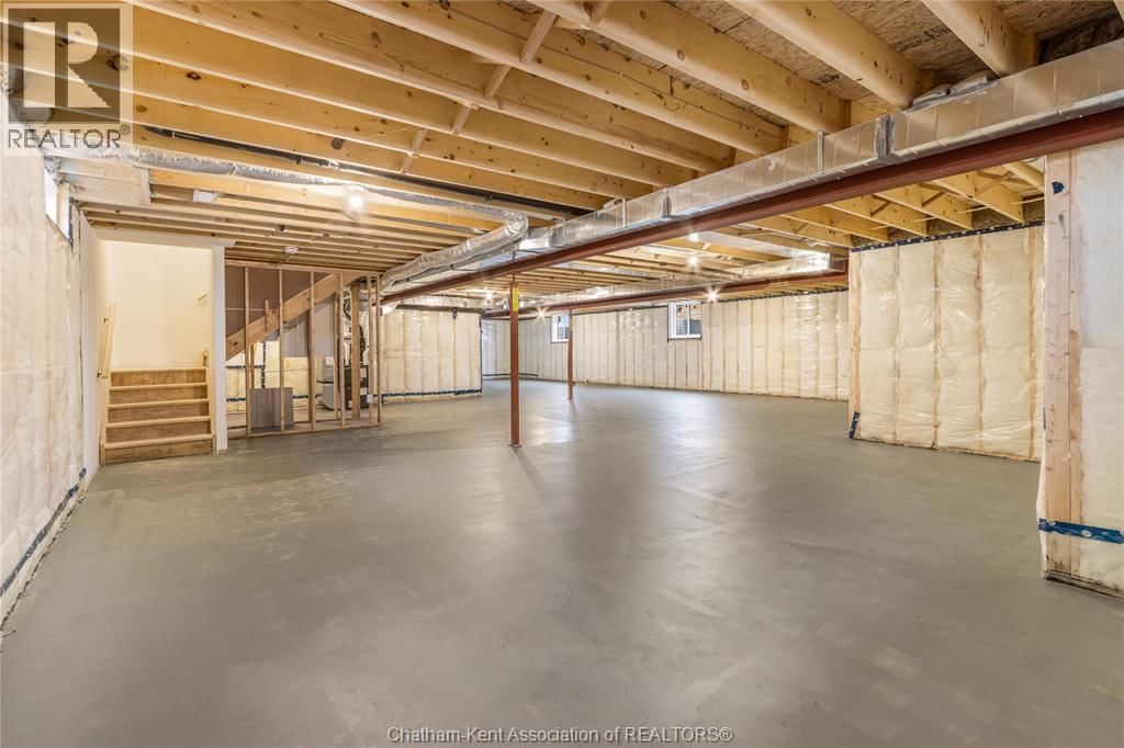 44 BLOOMINGTON WAY Image 39