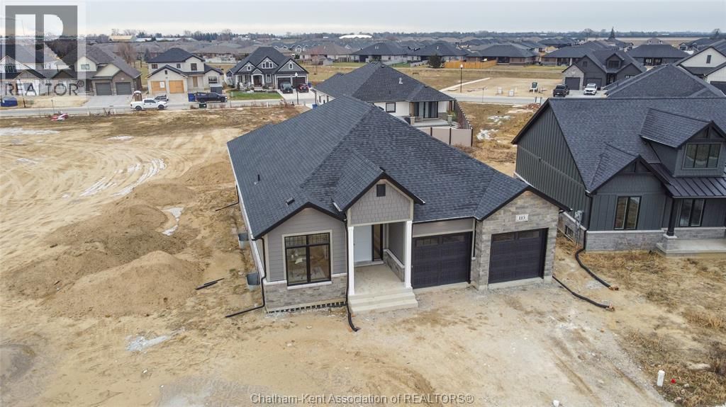 44 BLOOMINGTON WAY Image 47