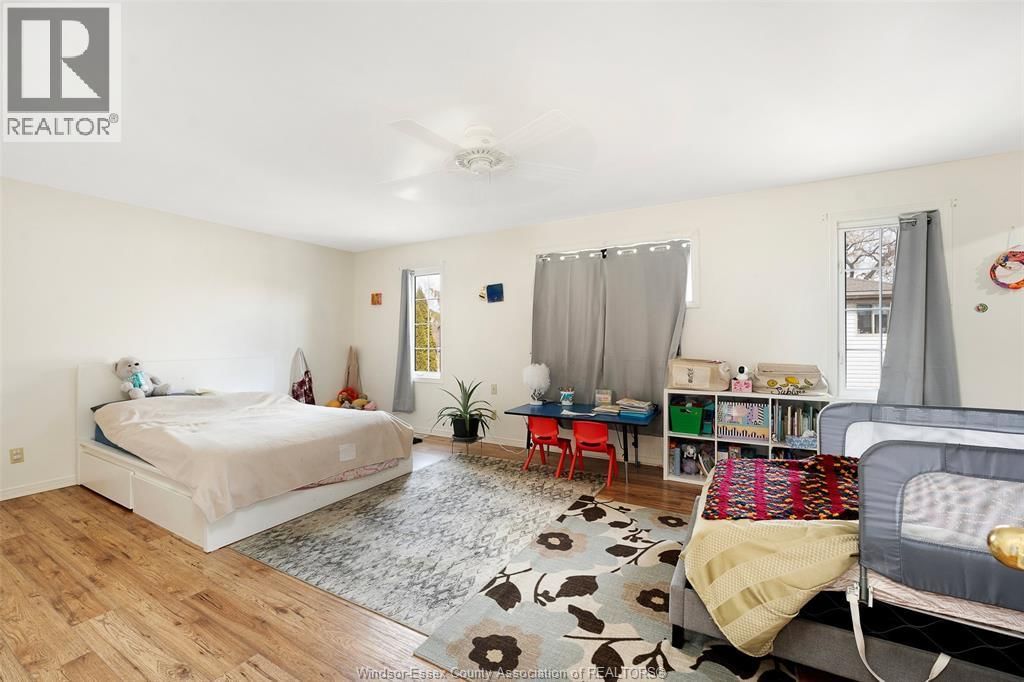 342 THORN RIDGE CRESCENT Image 10