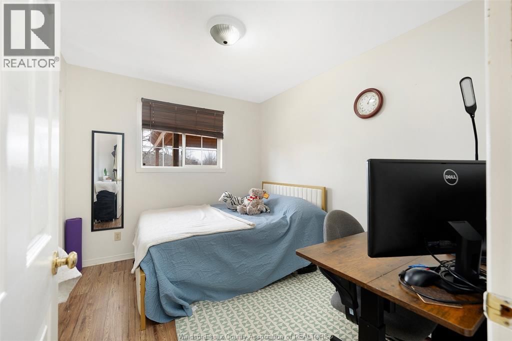 342 THORN RIDGE CRESCENT Image 12