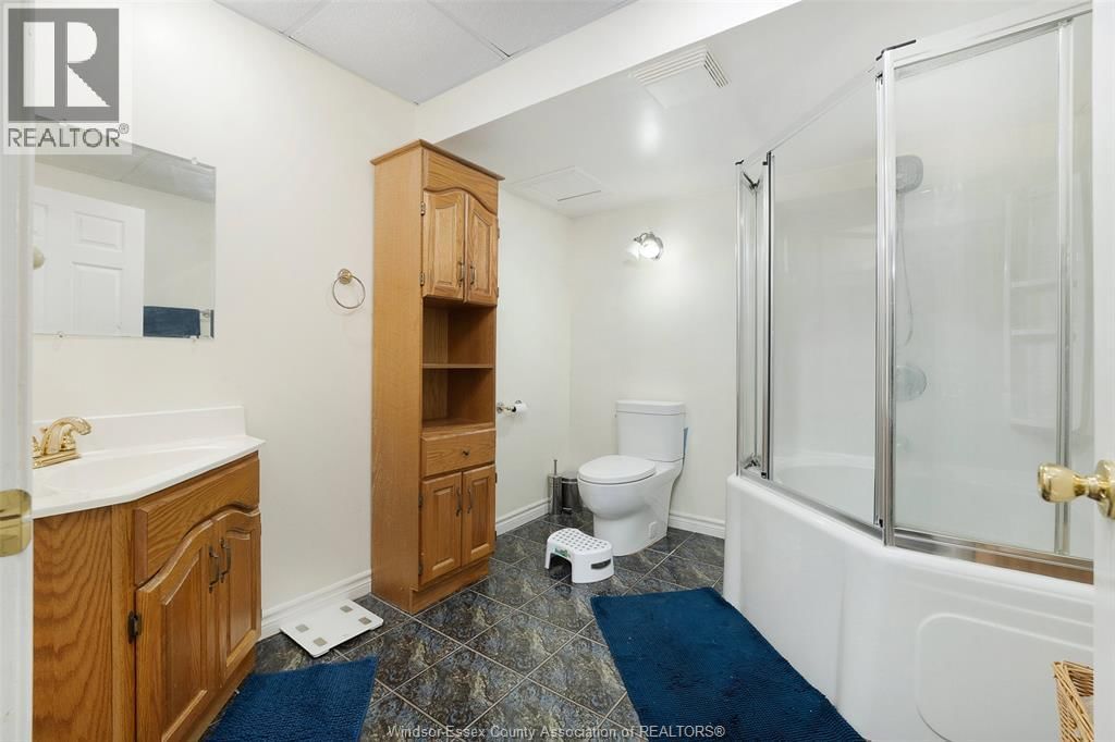 342 THORN RIDGE CRESCENT Image 16