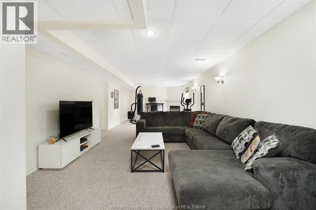 342 THORN RIDGE CRESCENT Image 17