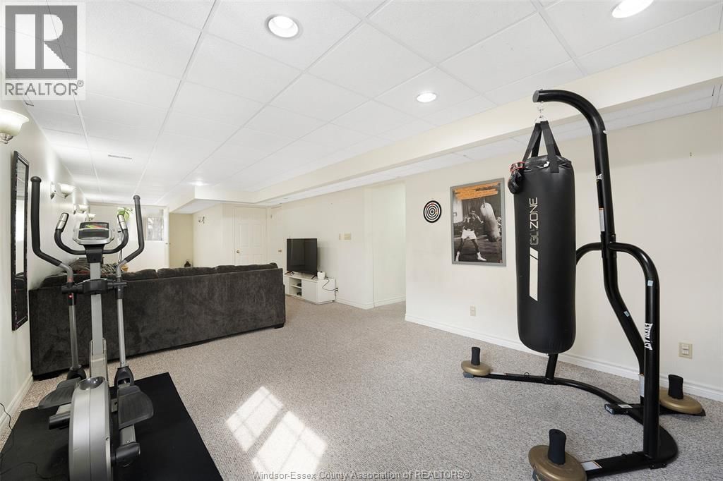 342 THORN RIDGE CRESCENT Image 19