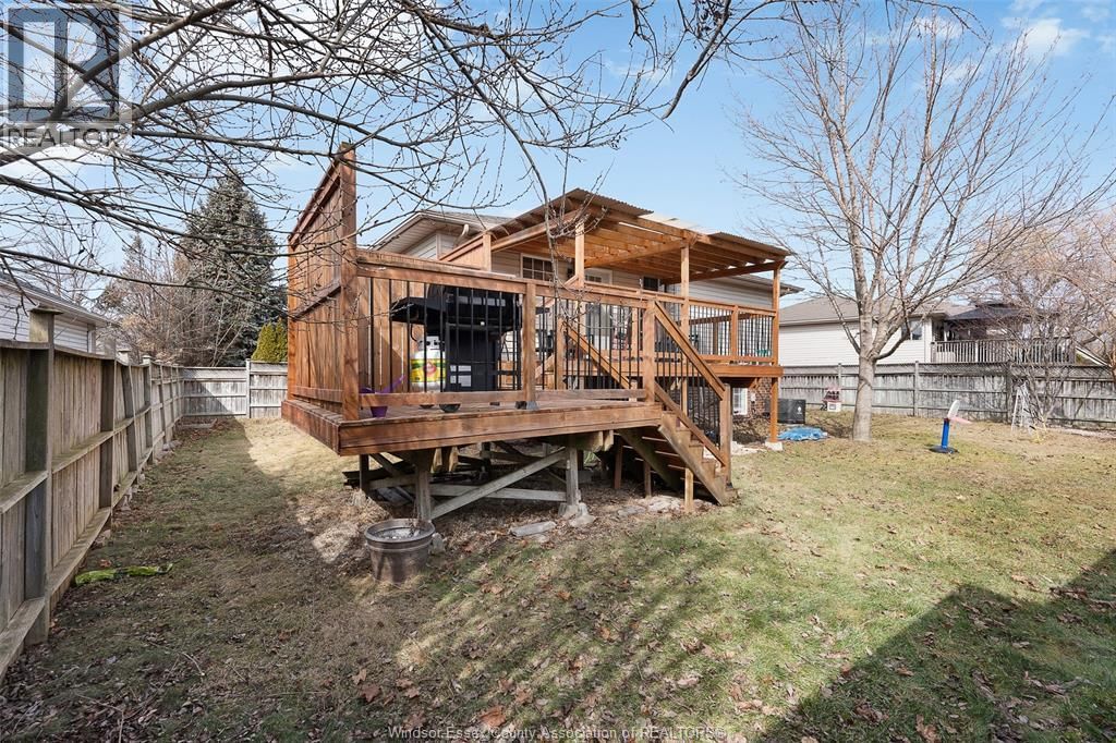 342 THORN RIDGE CRESCENT Image 24