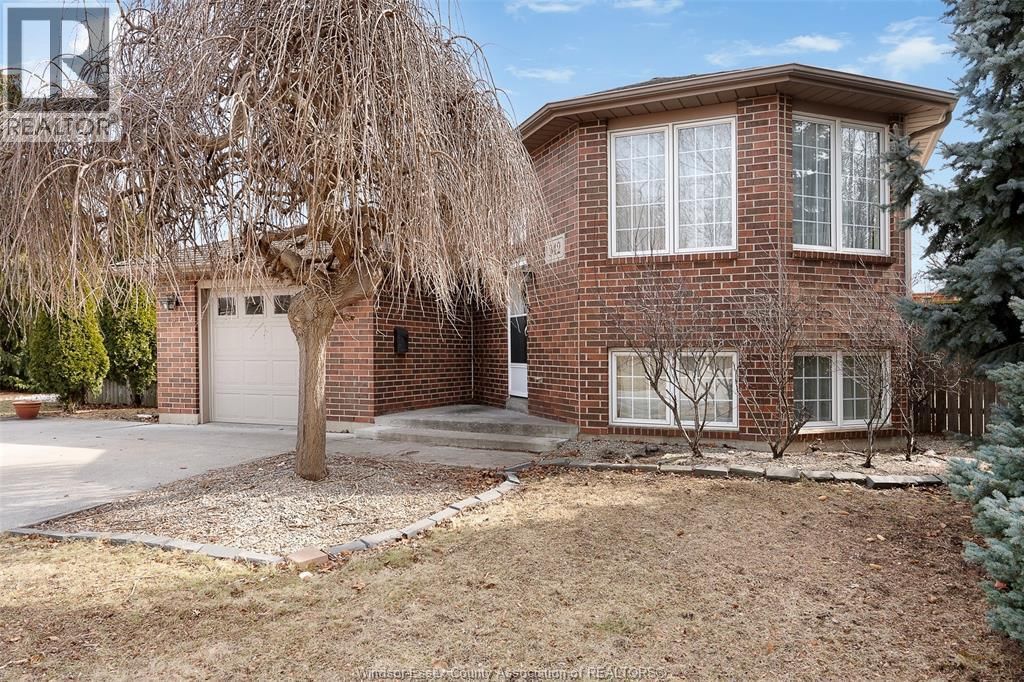 342 THORN RIDGE CRESCENT Image 3