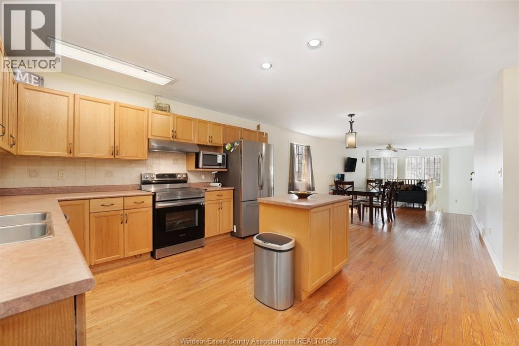 342 THORN RIDGE CRESCENT Image 9