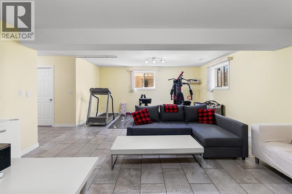 56 ANFRED STREET Image 32