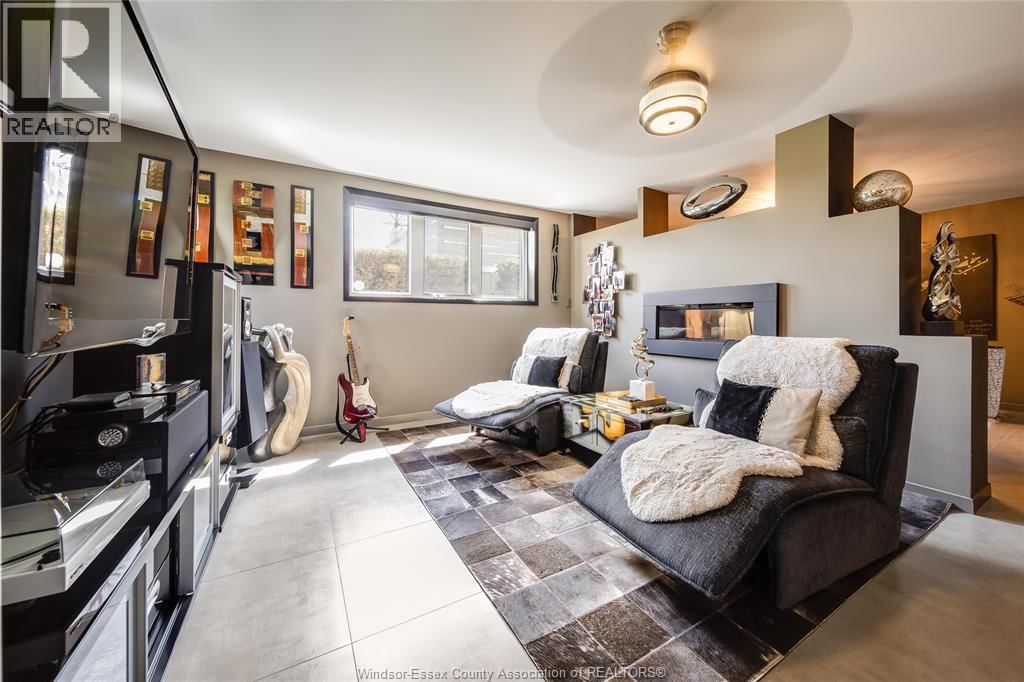 914 LAKESHORE ROAD 101 Image 27