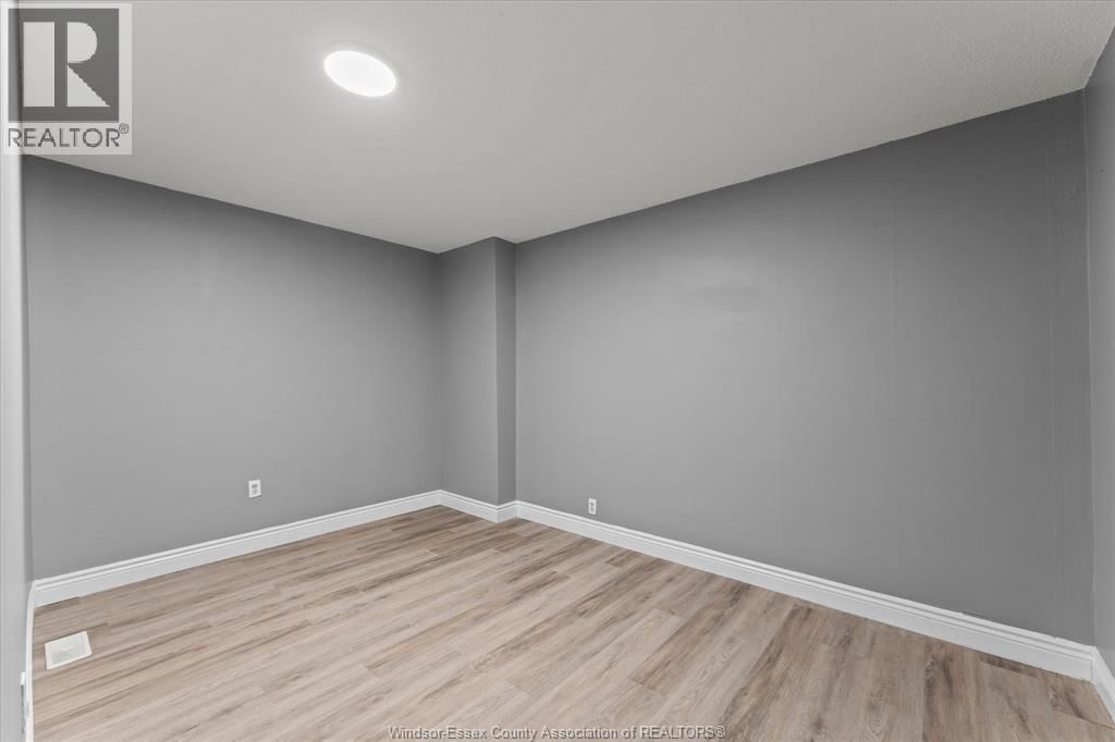 1210-1212 MONMOUTH Image 13