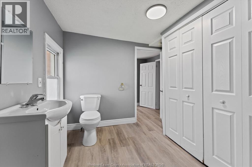 1210-1212 MONMOUTH Image 17