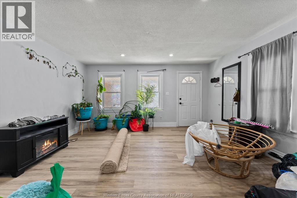 1210-1212 MONMOUTH Image 20