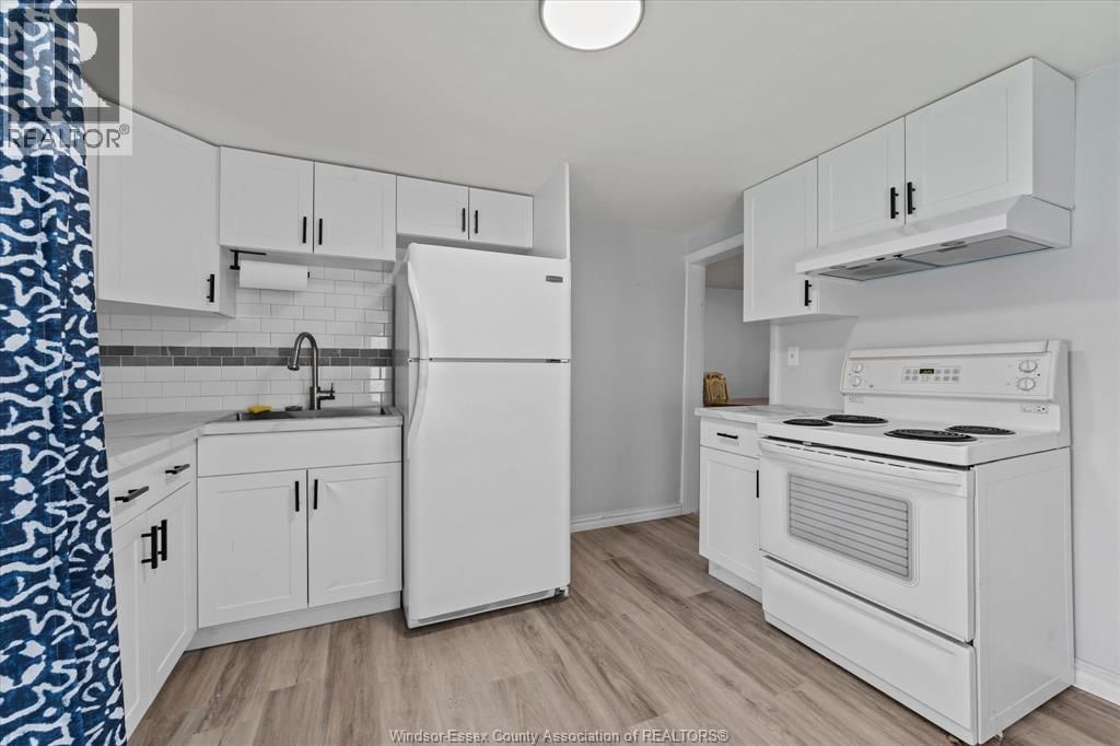 1210-1212 MONMOUTH Image 24