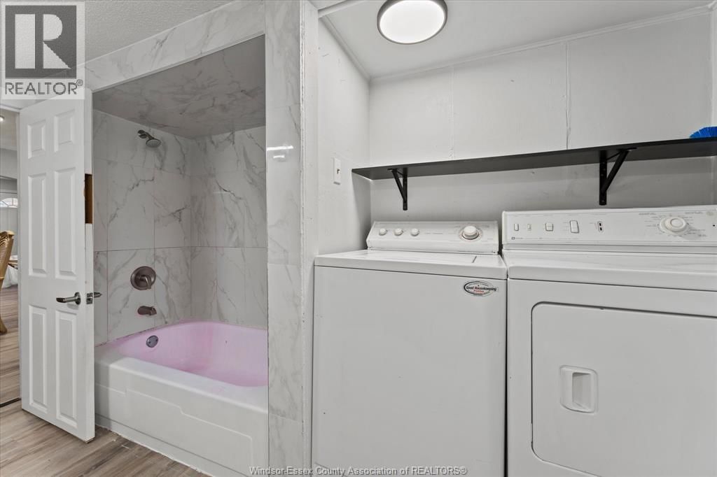 1210-1212 MONMOUTH Image 26