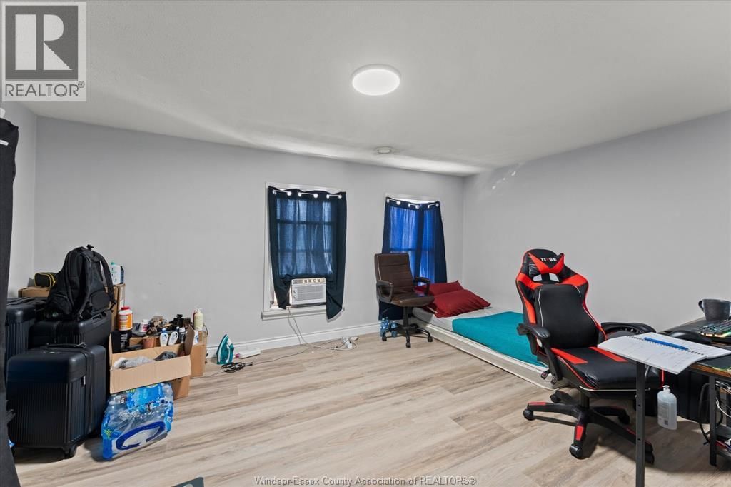 1210-1212 MONMOUTH Image 34