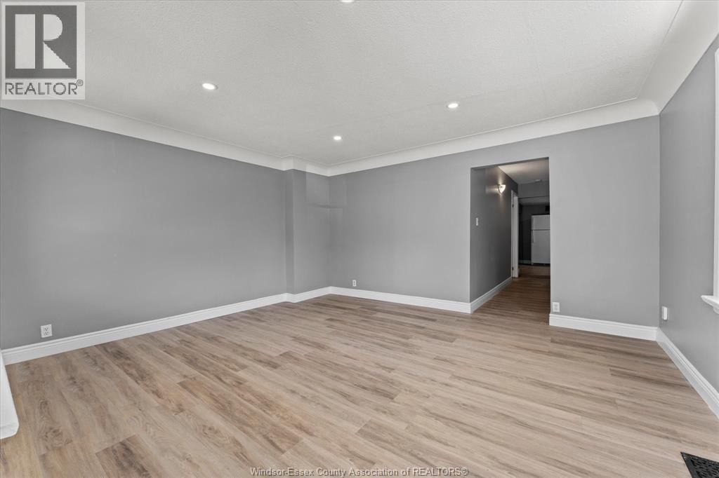 1210-1212 MONMOUTH Image 9