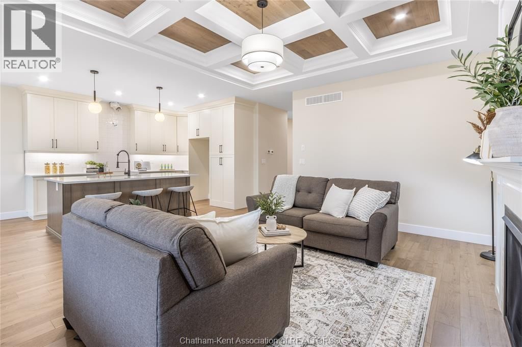 48 BLOOMINGTON WAY Image 13