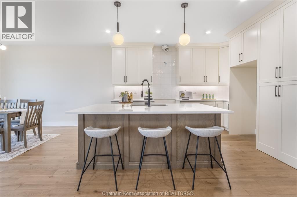 48 BLOOMINGTON WAY Image 15