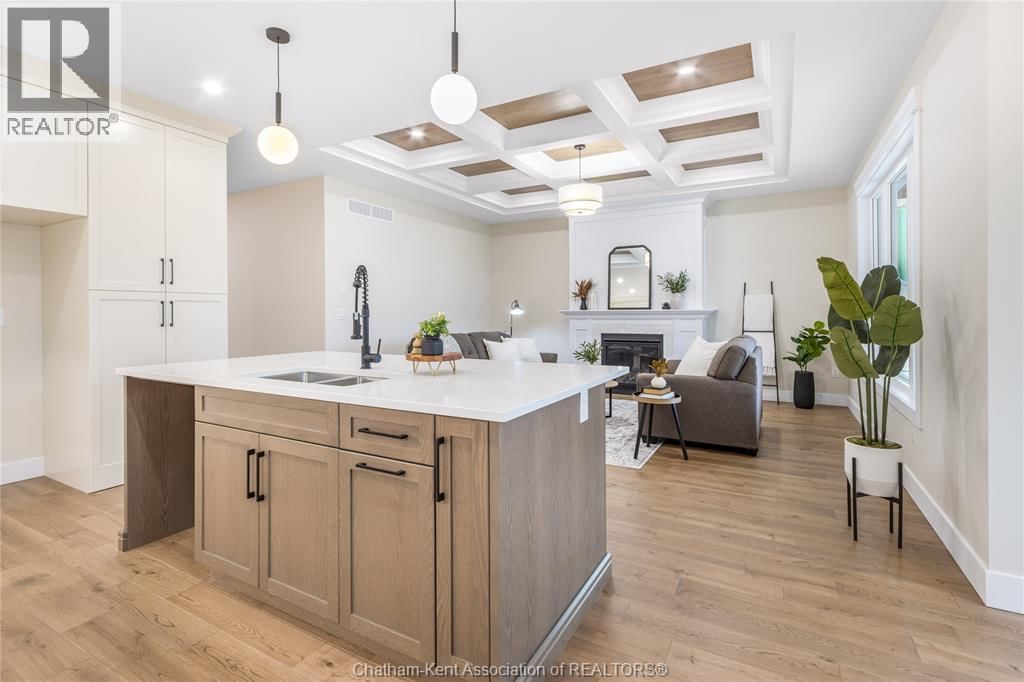 48 BLOOMINGTON WAY Image 17