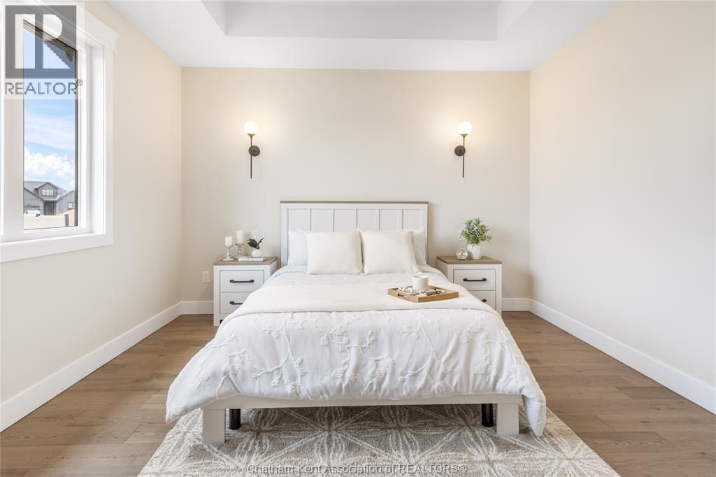 48 BLOOMINGTON WAY Image 26