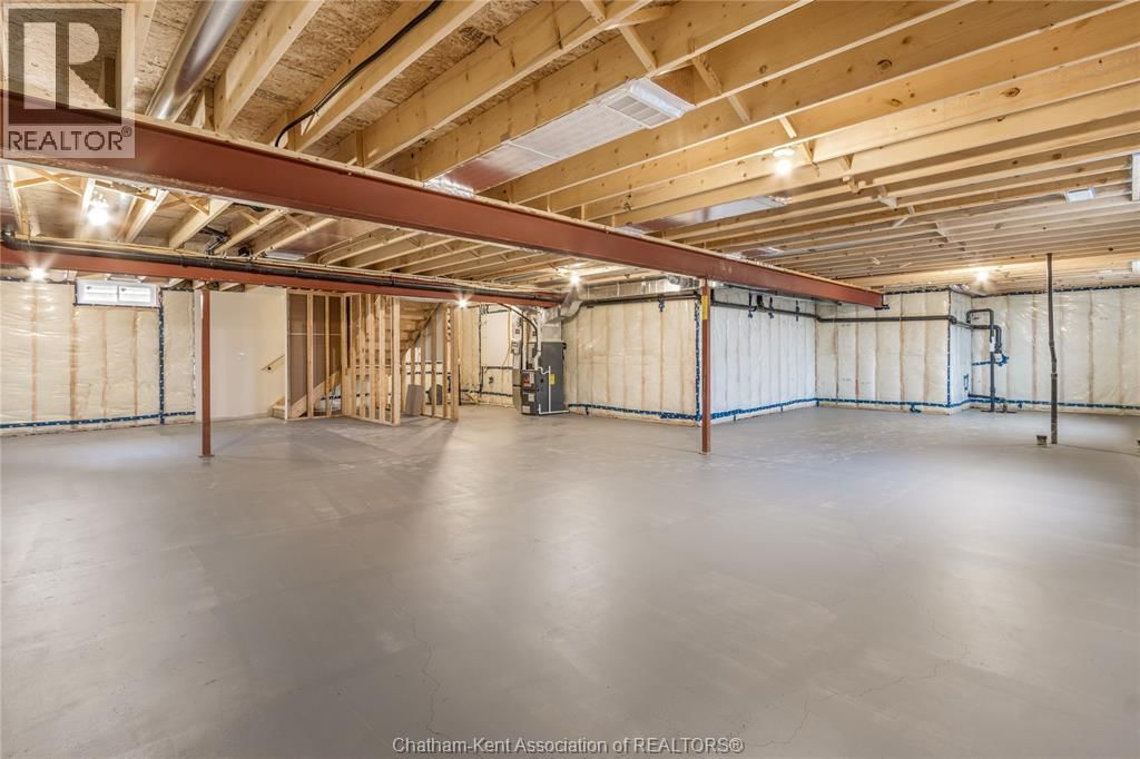 48 BLOOMINGTON WAY Image 40