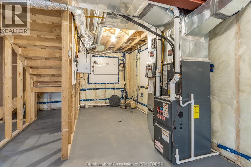 48 BLOOMINGTON WAY Image 41