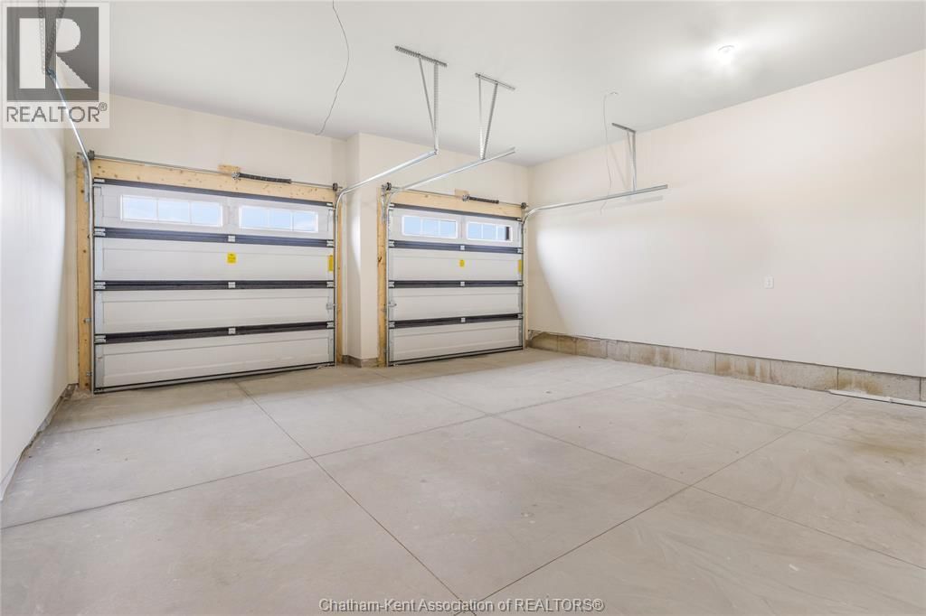 48 BLOOMINGTON WAY Image 42