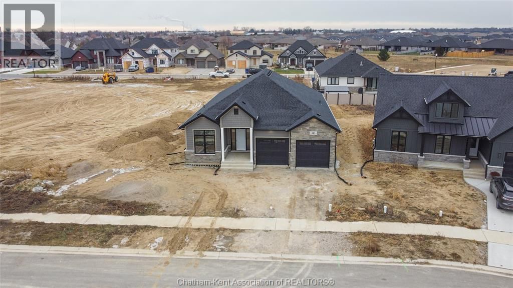 48 BLOOMINGTON WAY Image 45