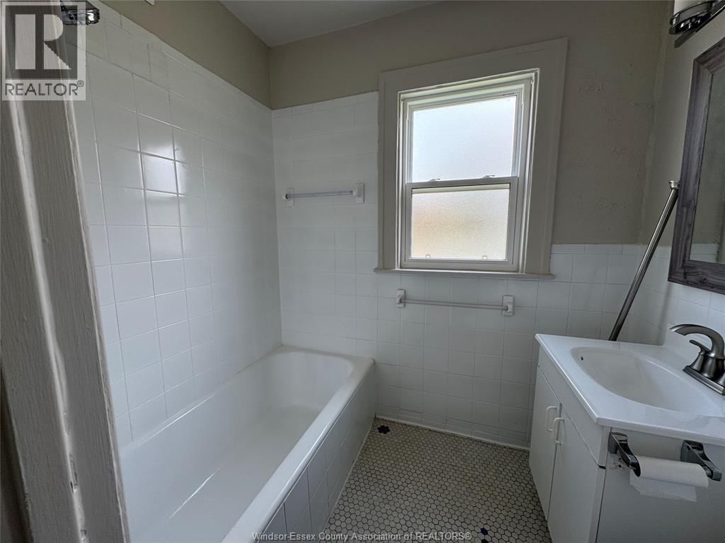 290 VISTA PLACE Image 13