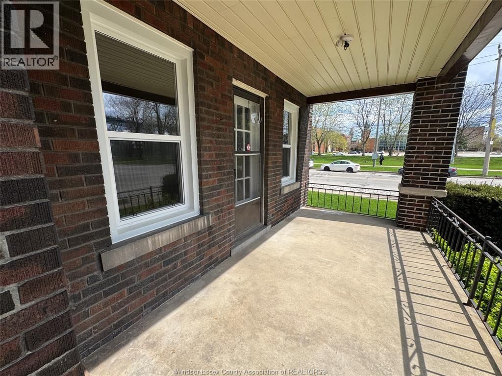 290 VISTA PLACE Image 4