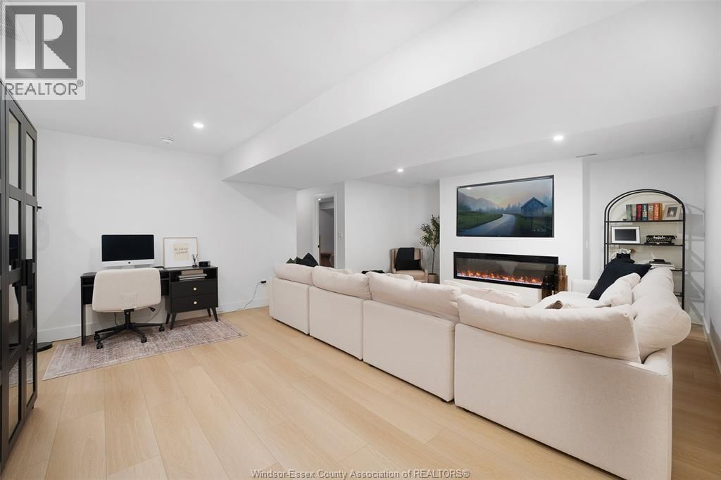 452 BRUNMAR CRESCENT Image 31