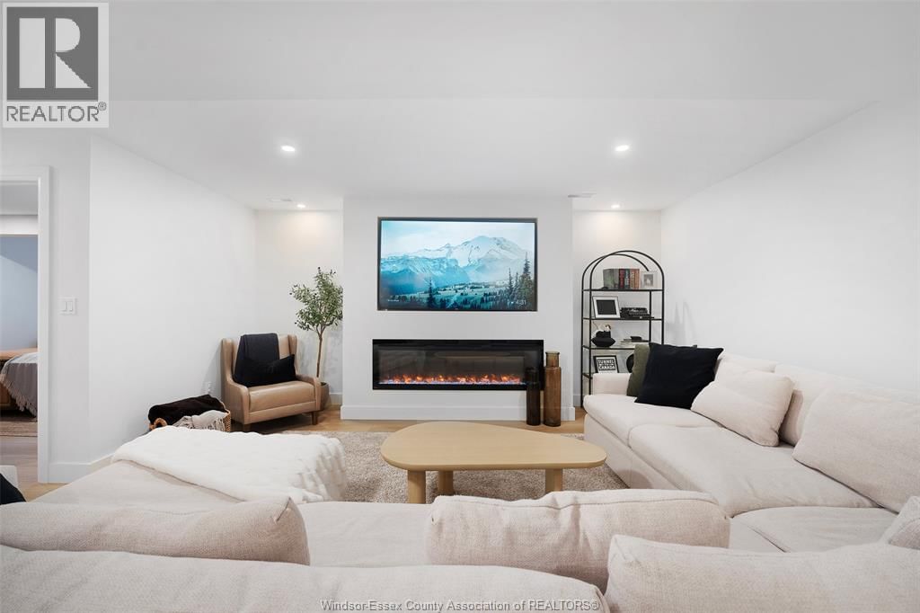 452 BRUNMAR CRESCENT Image 32