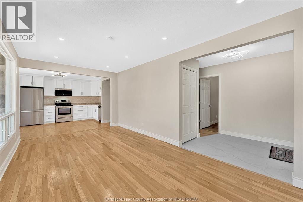 1430 BAYSWATER Image 10