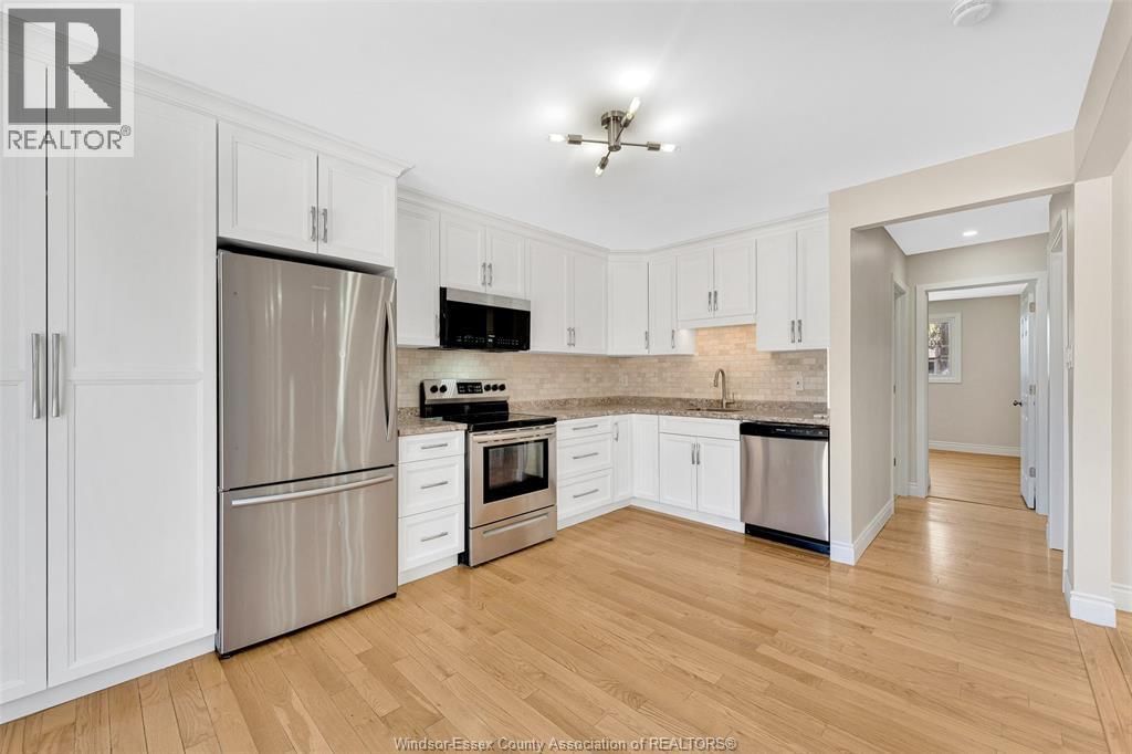 1430 BAYSWATER Image 11