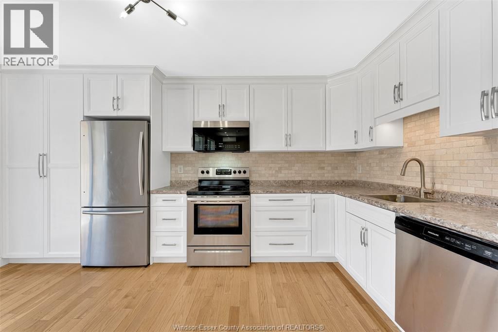 1430 BAYSWATER Image 13