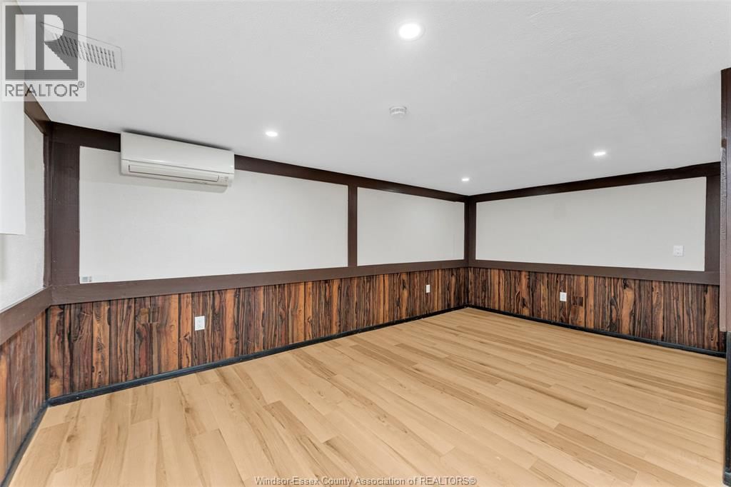 1430 BAYSWATER Image 22