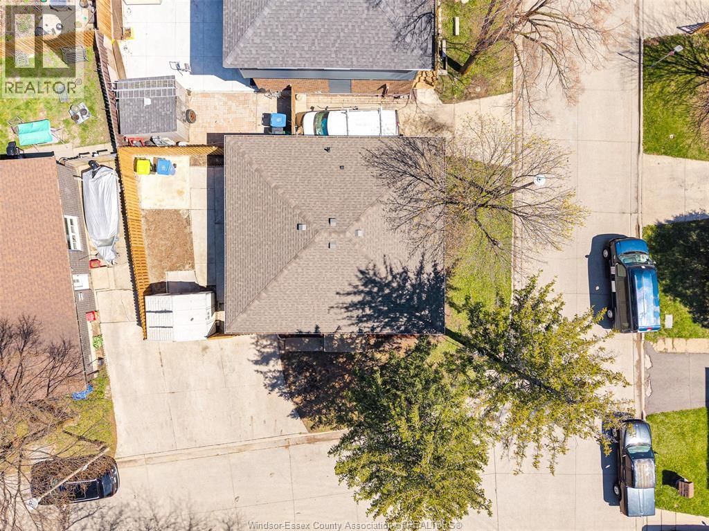 1430 BAYSWATER Image 24