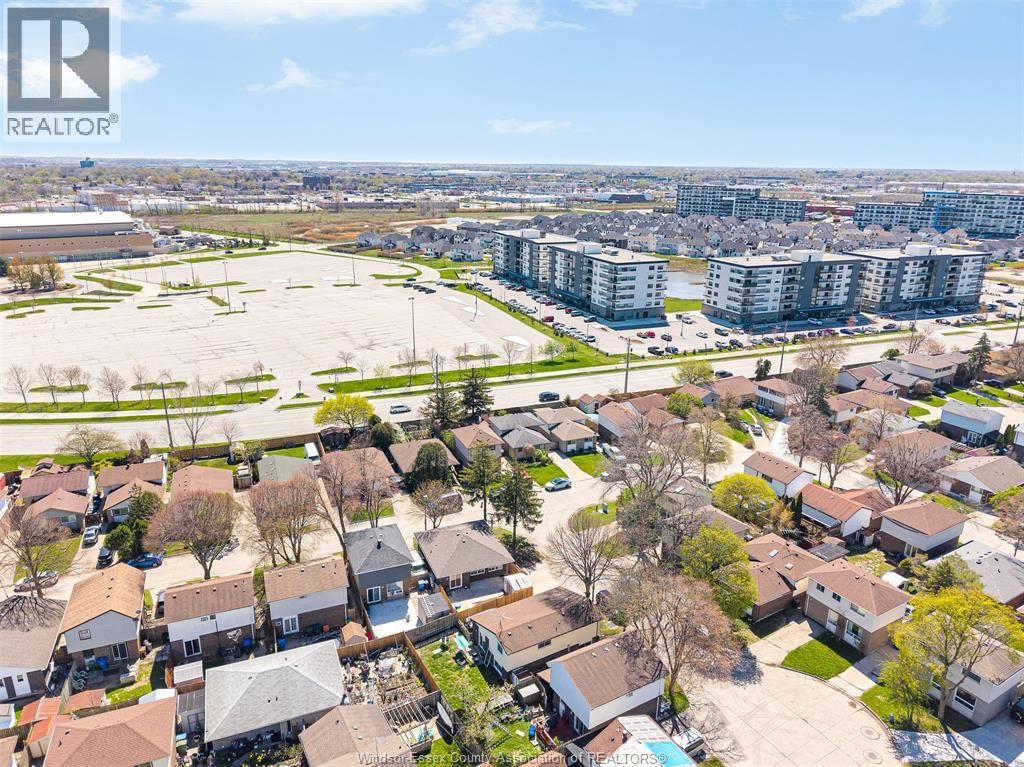 1430 BAYSWATER Image 26