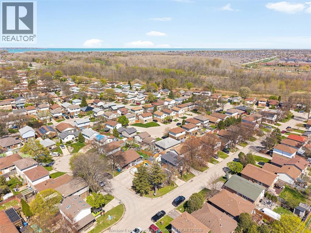 1430 BAYSWATER Image 27