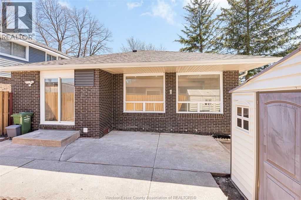 1430 BAYSWATER Image 30