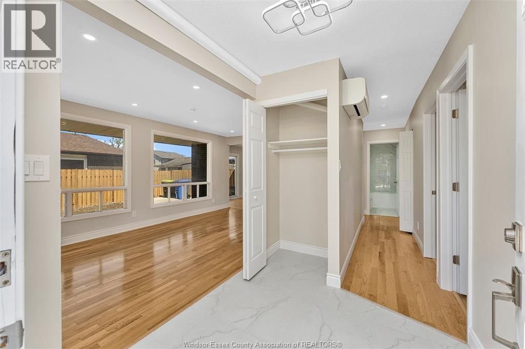 1430 BAYSWATER Image 8