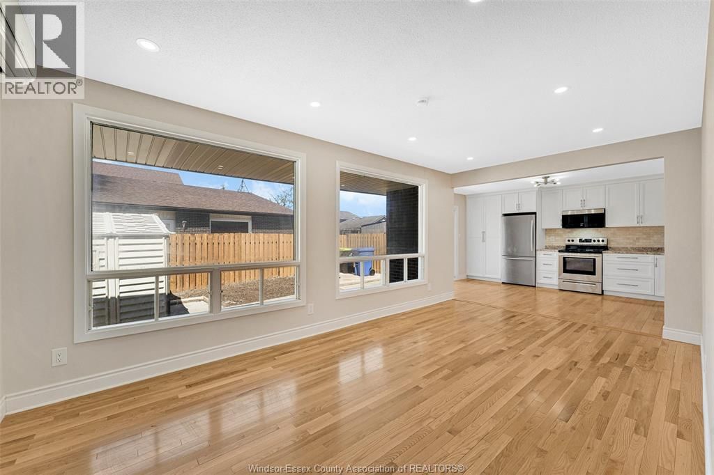 1430 BAYSWATER Image 9