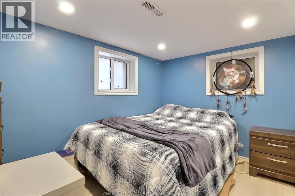 883 PILLETTE Image 32