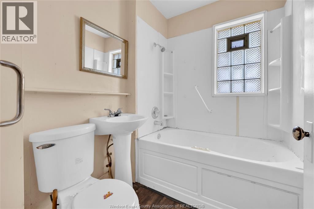 1795 AUBIN ROAD Image 12