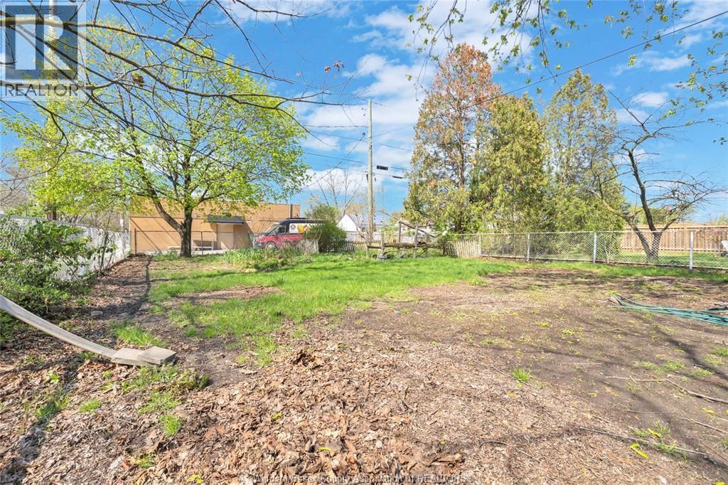 1795 AUBIN ROAD Image 22