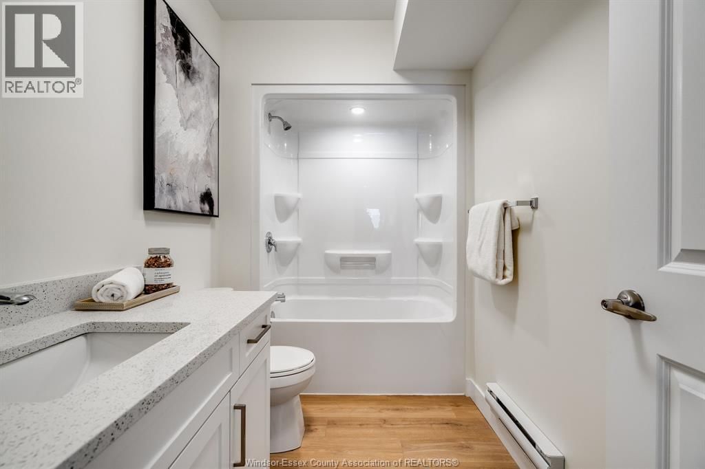 4 - 4 BRUCE AVENUE Image 18