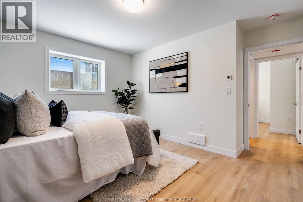 4 - 4 BRUCE AVENUE Image 21