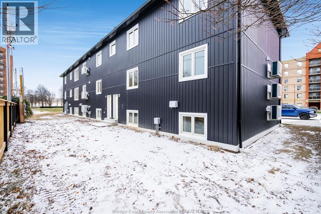 4 - 4 BRUCE AVENUE Image 26